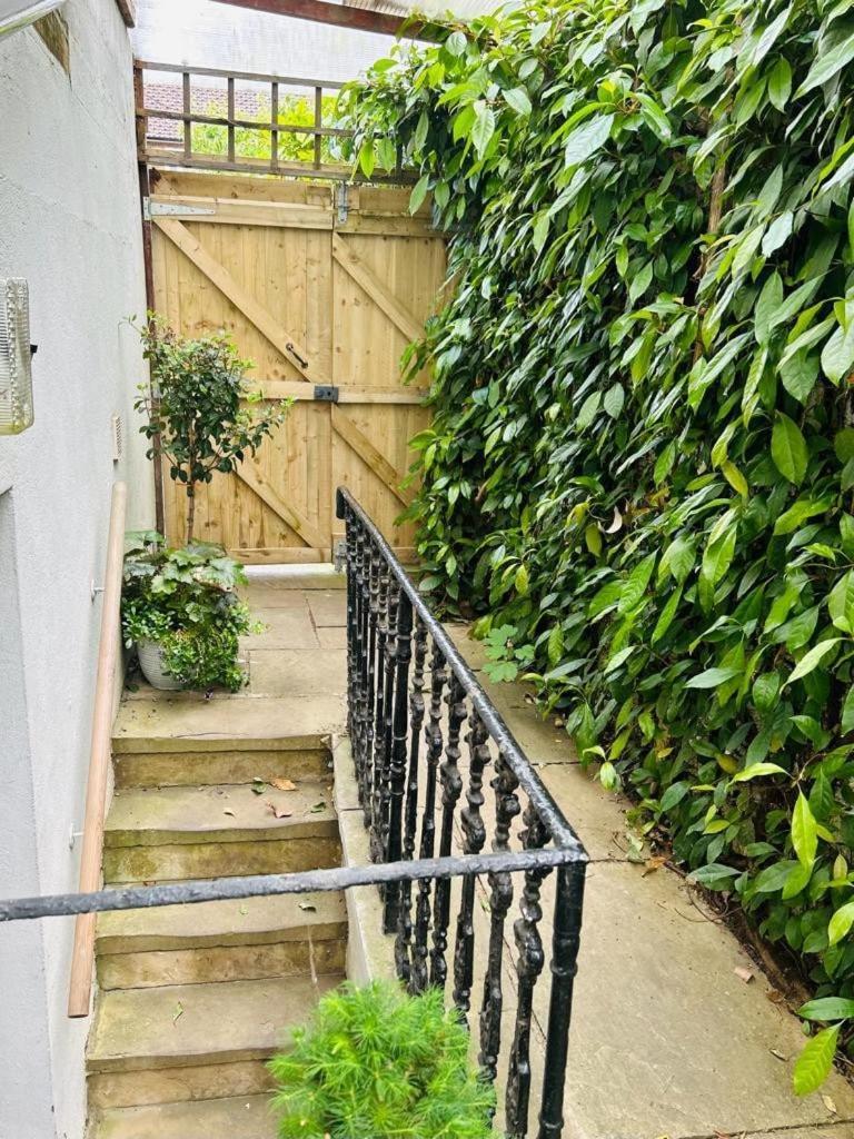 Spacious Comfortable Flat With Free Parking In East Finchley, Muswell Hill & Close To Alexandra Palace Londres Extérieur photo